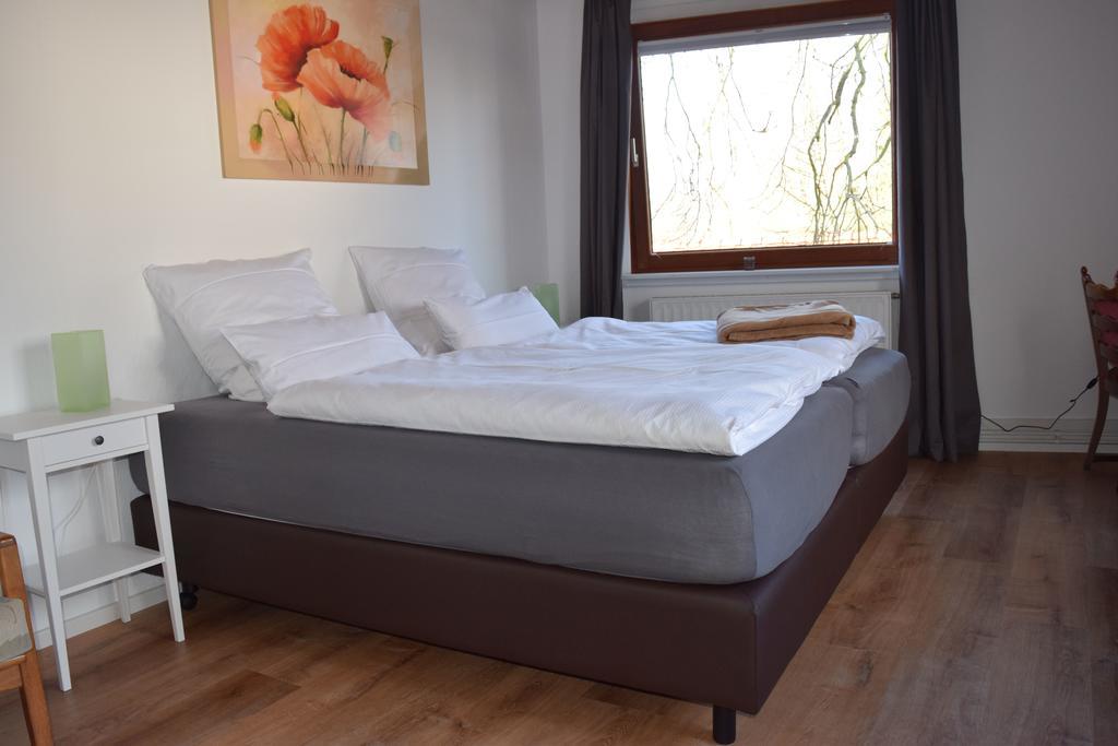 Henne-Apartment Messe Hannover Buitenkant foto