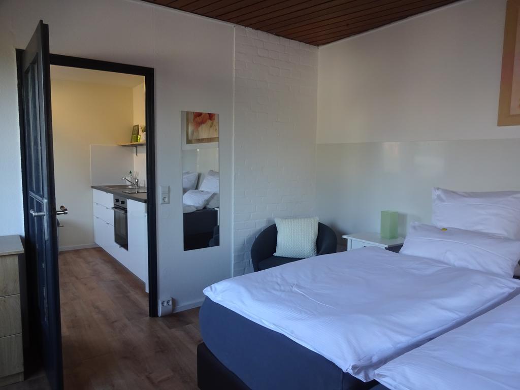 Henne-Apartment Messe Hannover Buitenkant foto